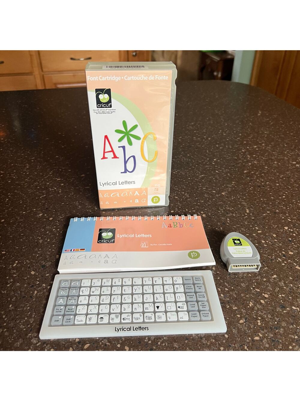 Provo Craft Cricut Cartridge Lyrical letters Basics/Fondations Complete